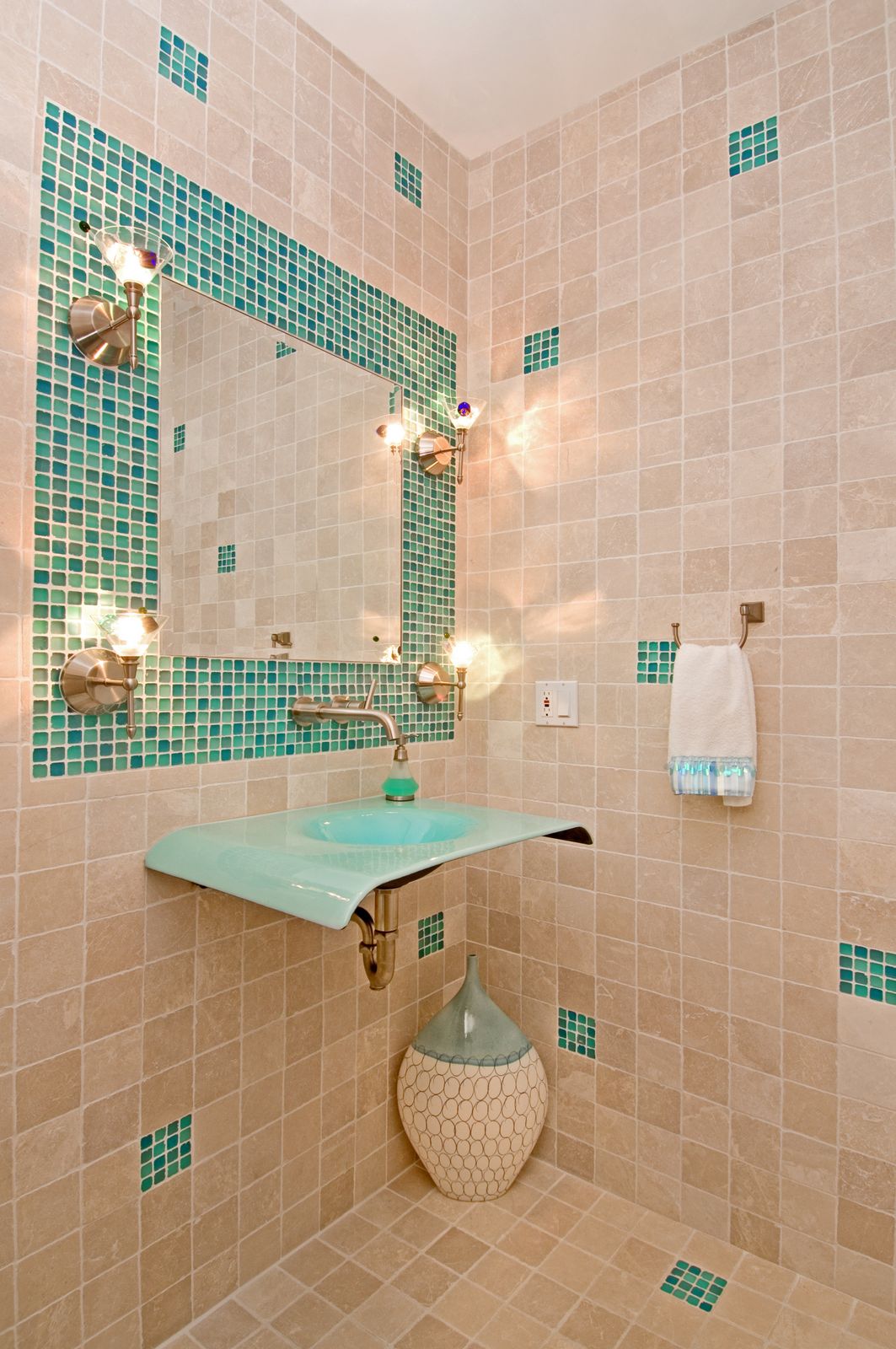 East Islip Residence - Photo 3