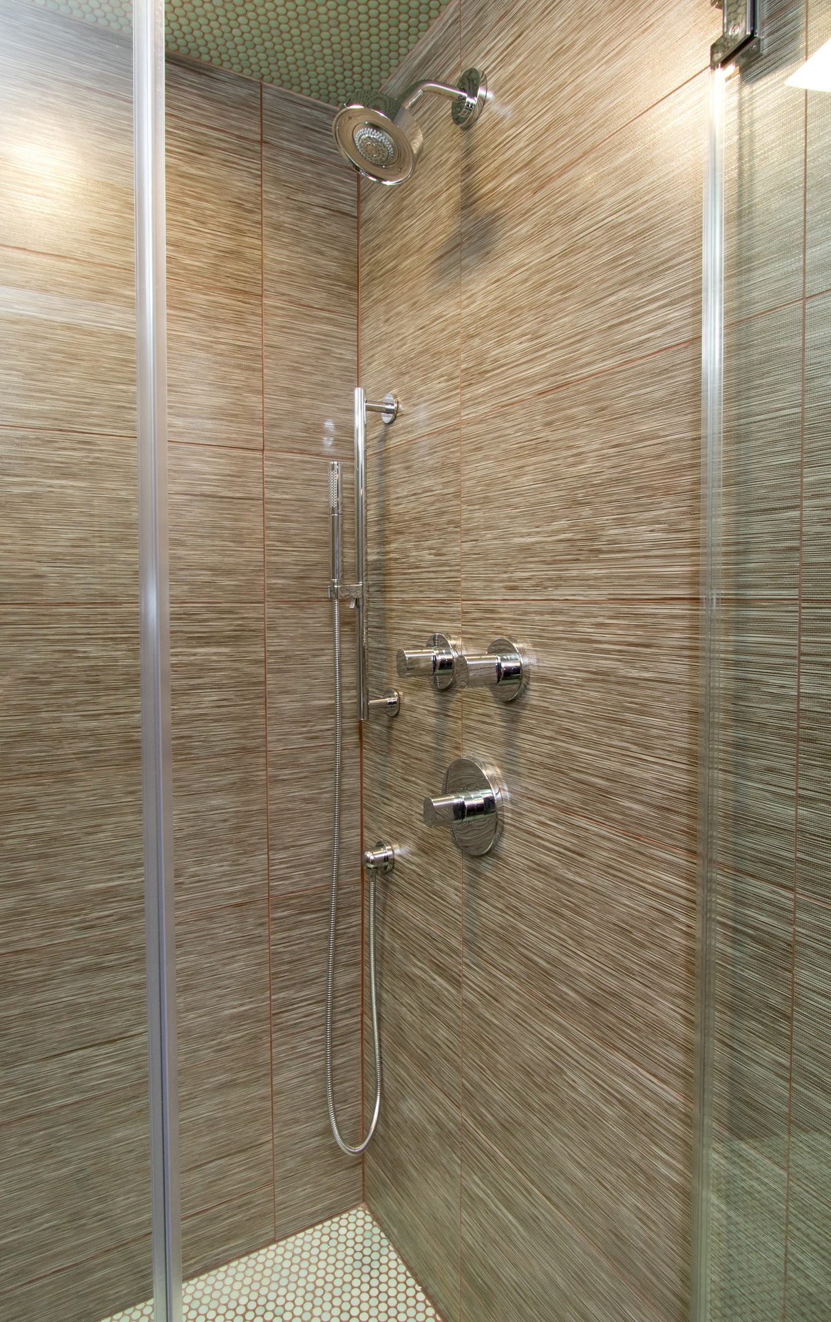 Roslyn Heights Residence - Photo 1