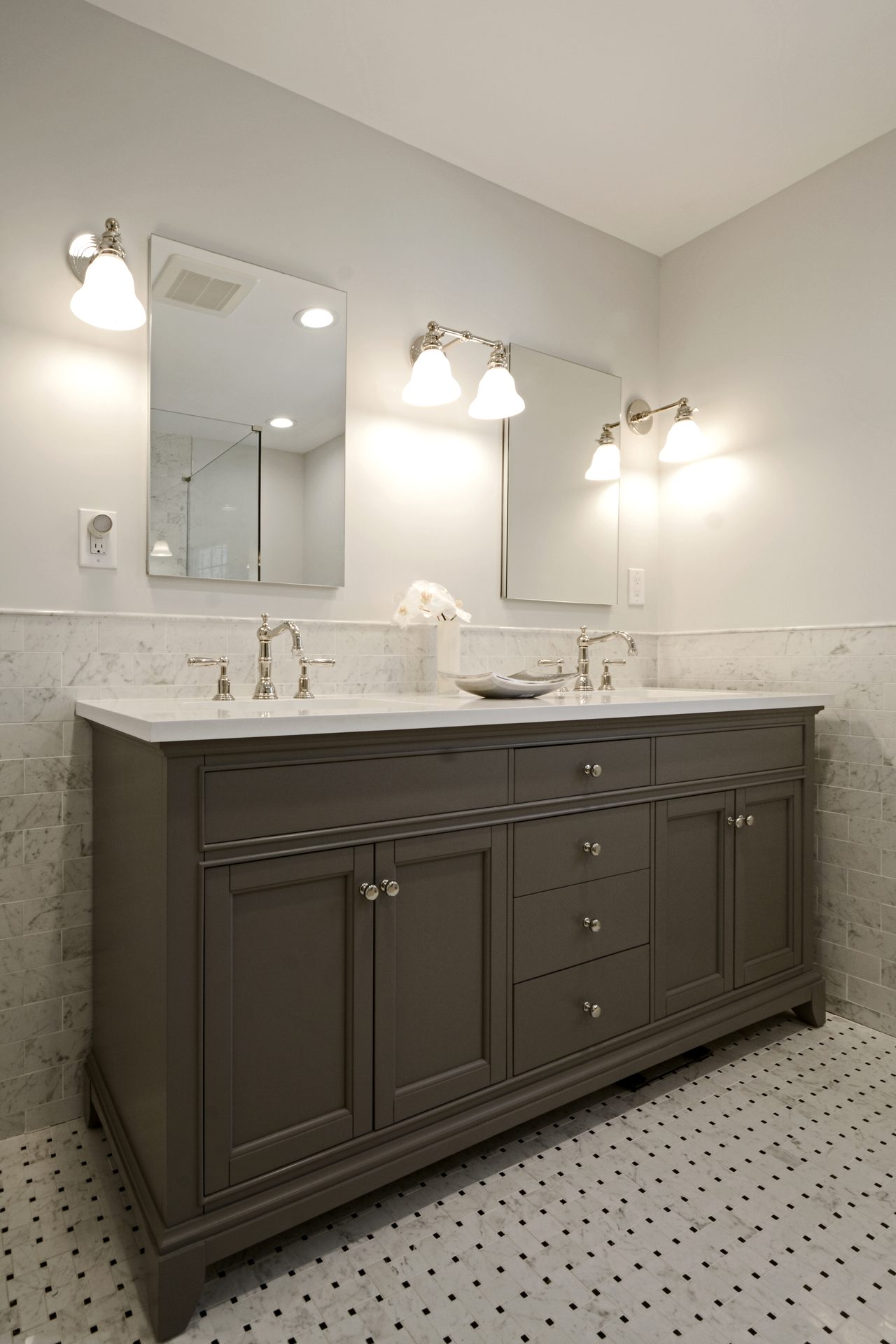 Roslyn Heights Residence - Photo 3