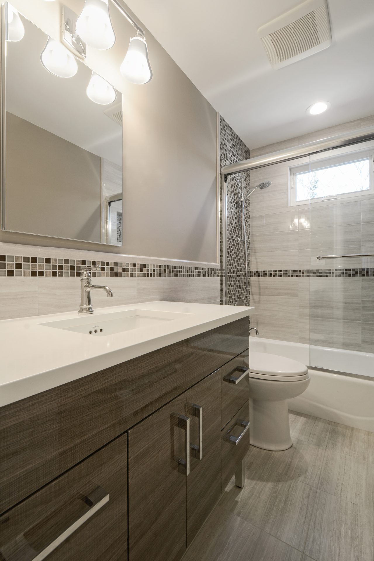 Roslyn Heights Residence - Photo 7