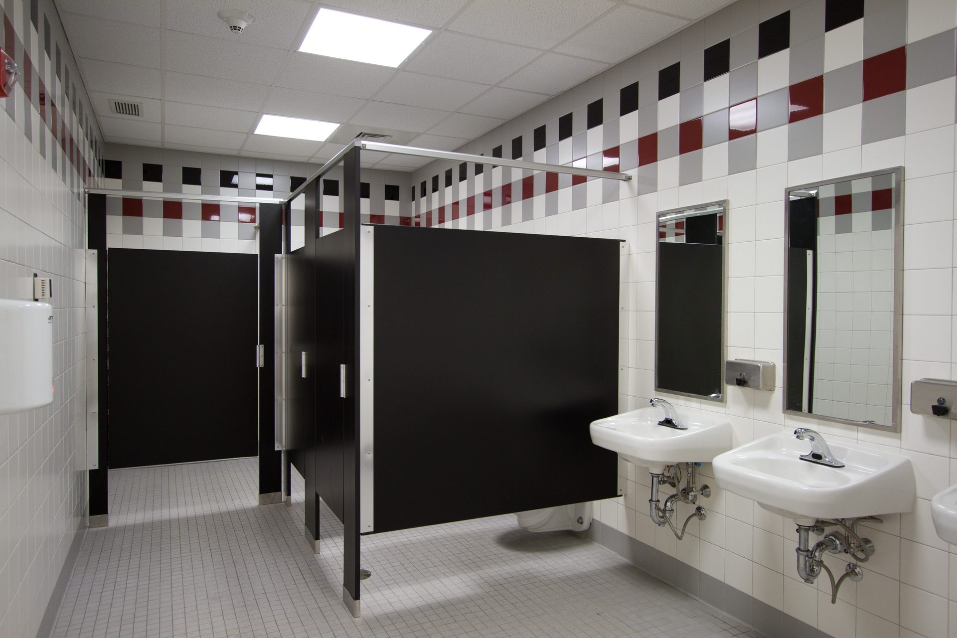 Garden City Middle School - Photo 7