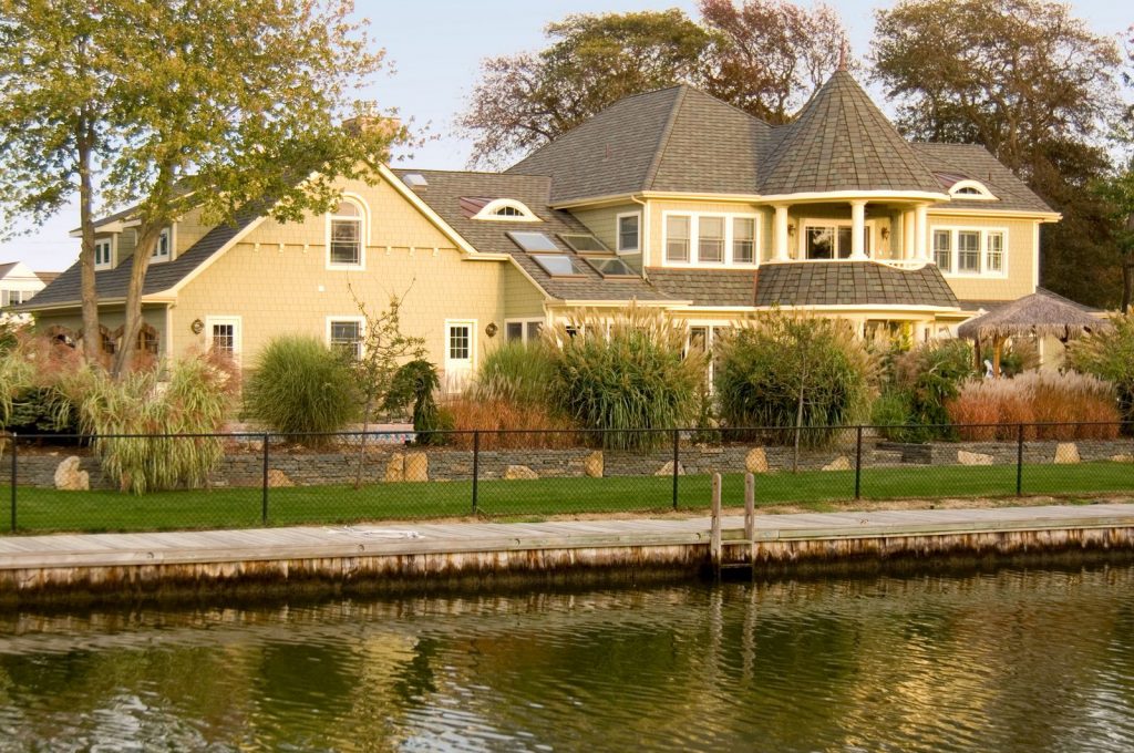 East Islip Residence - Photo 4