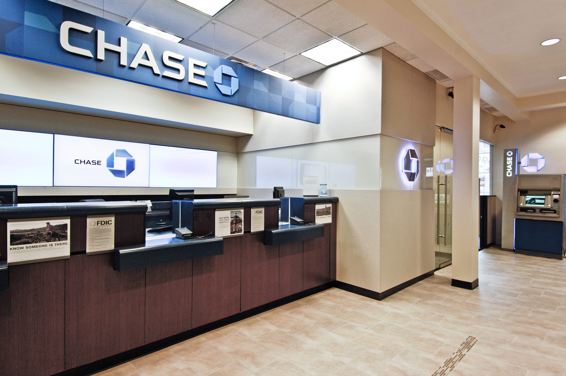 Chase Bank-Northport Branch - Photo 2
