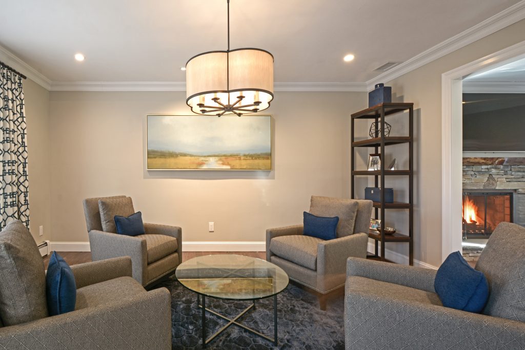 Smithtown Residence - Photo 4