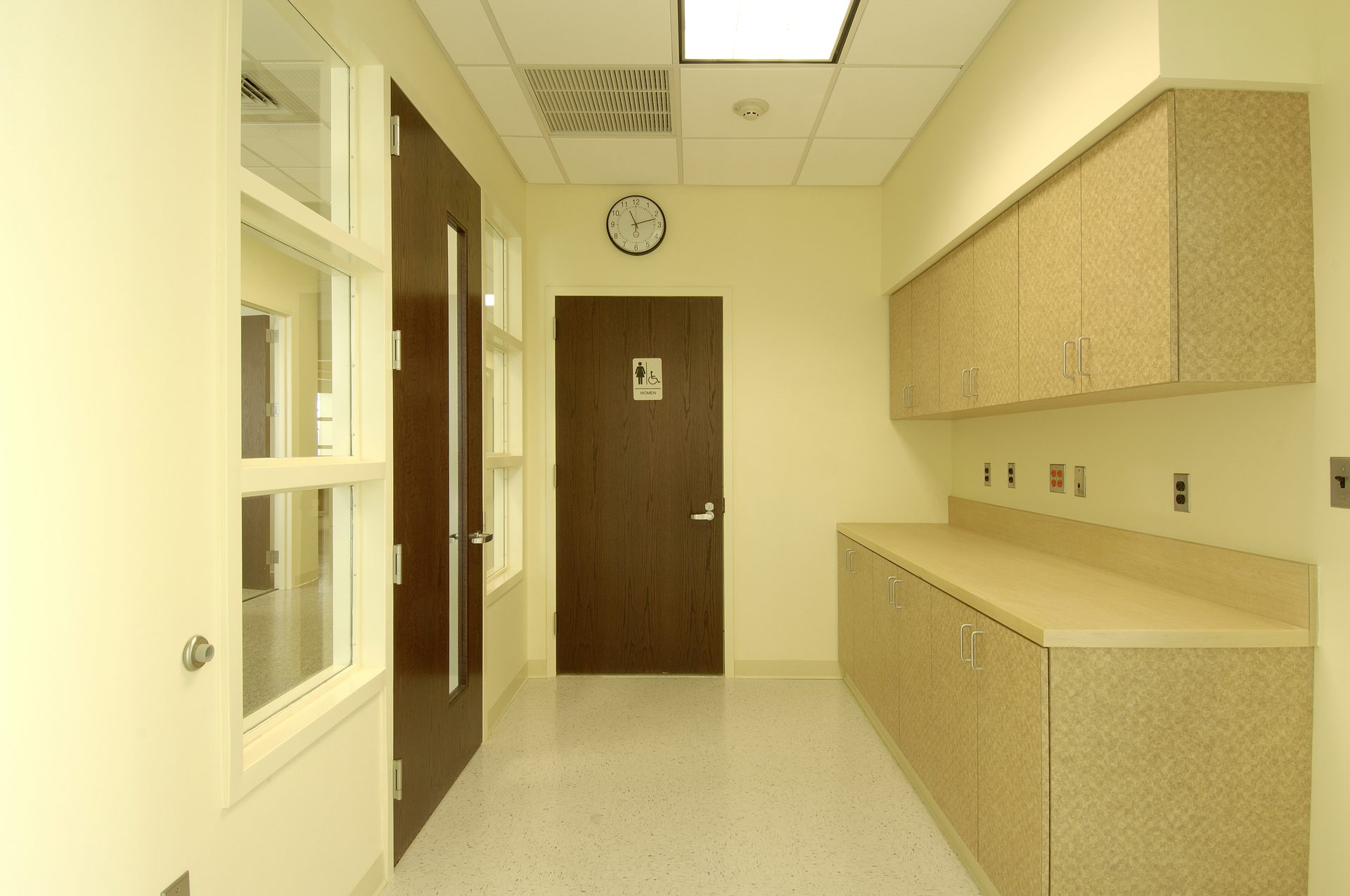 Hicksville Public Library - Photo 11