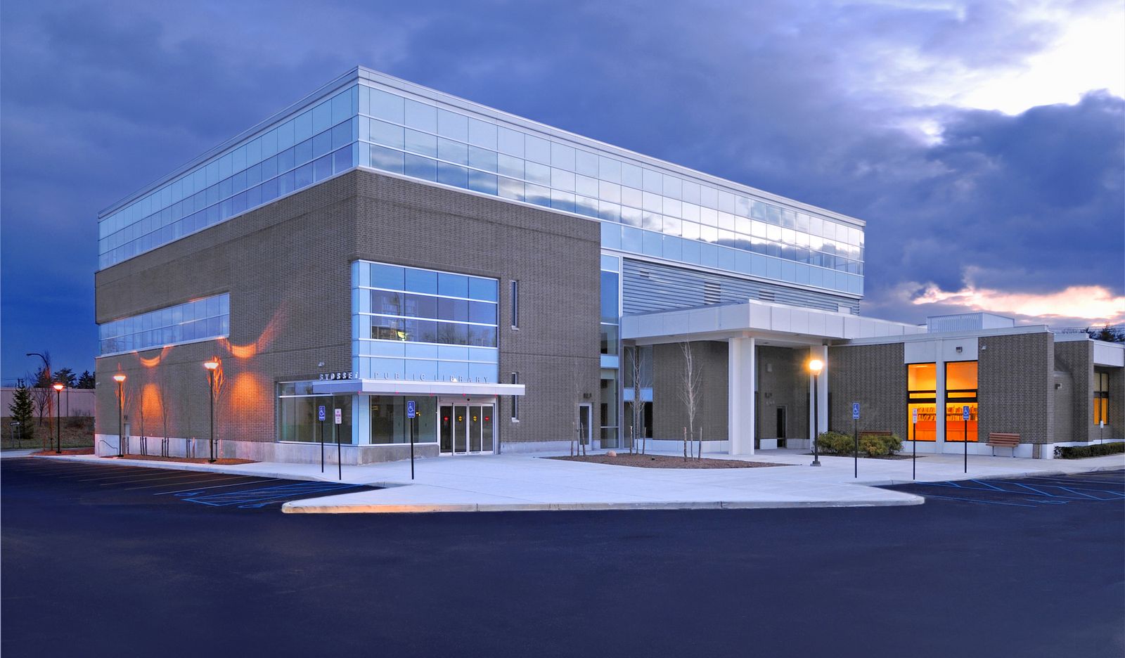 Syosset Public Library - Photo 2