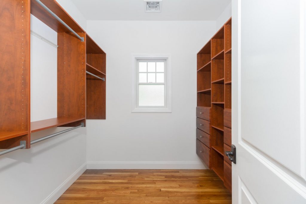 Smithtown Residence - Photo 21